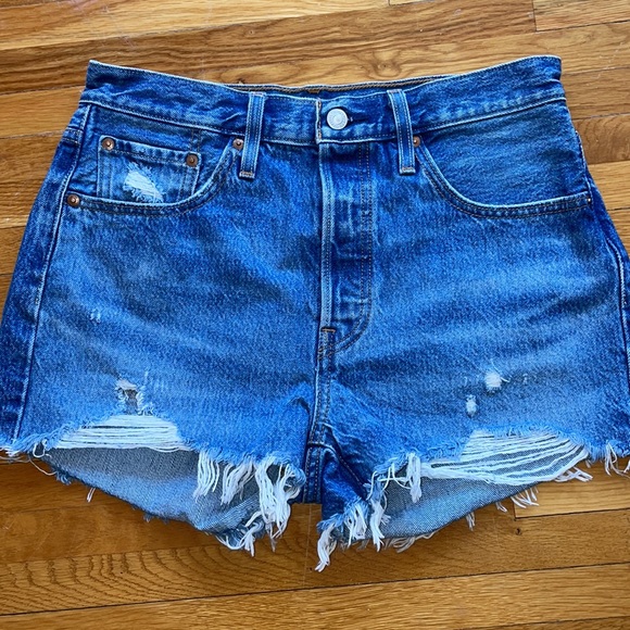 Levi’s 501 Button Fly High Rise Shorts - Picture 3 of 11